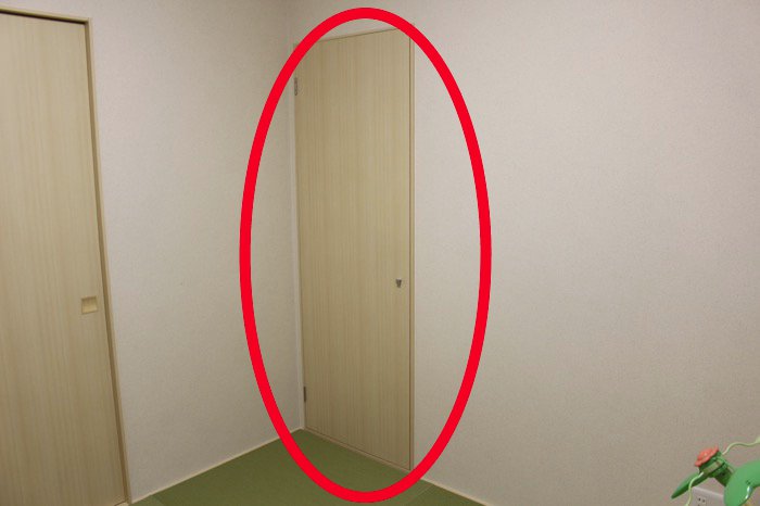 和室_階段下収納