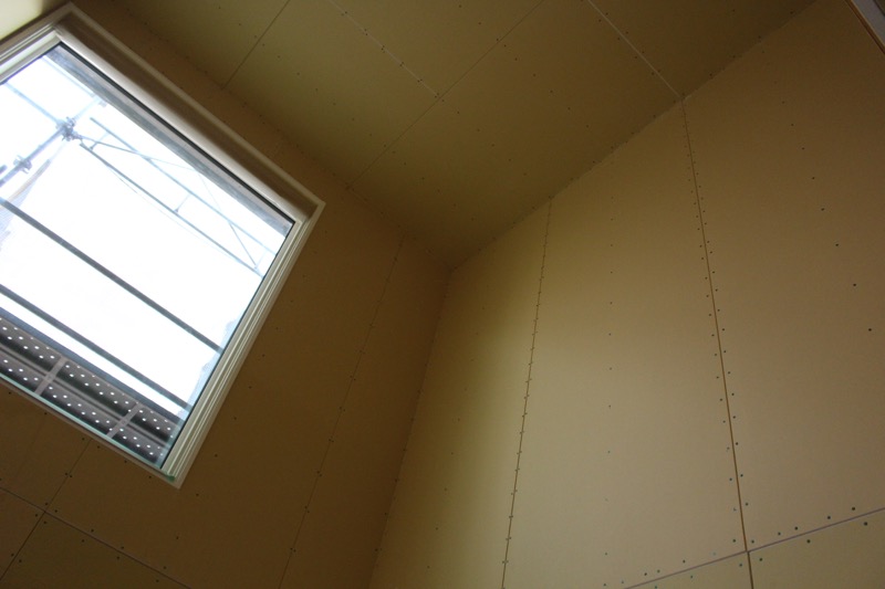 吹抜けの壁_石膏ボード