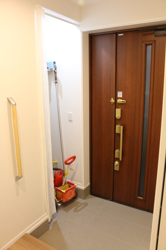 玄関とシューズクローク