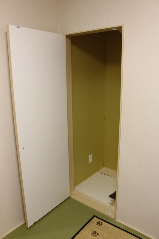 階段下収納_外から_縦