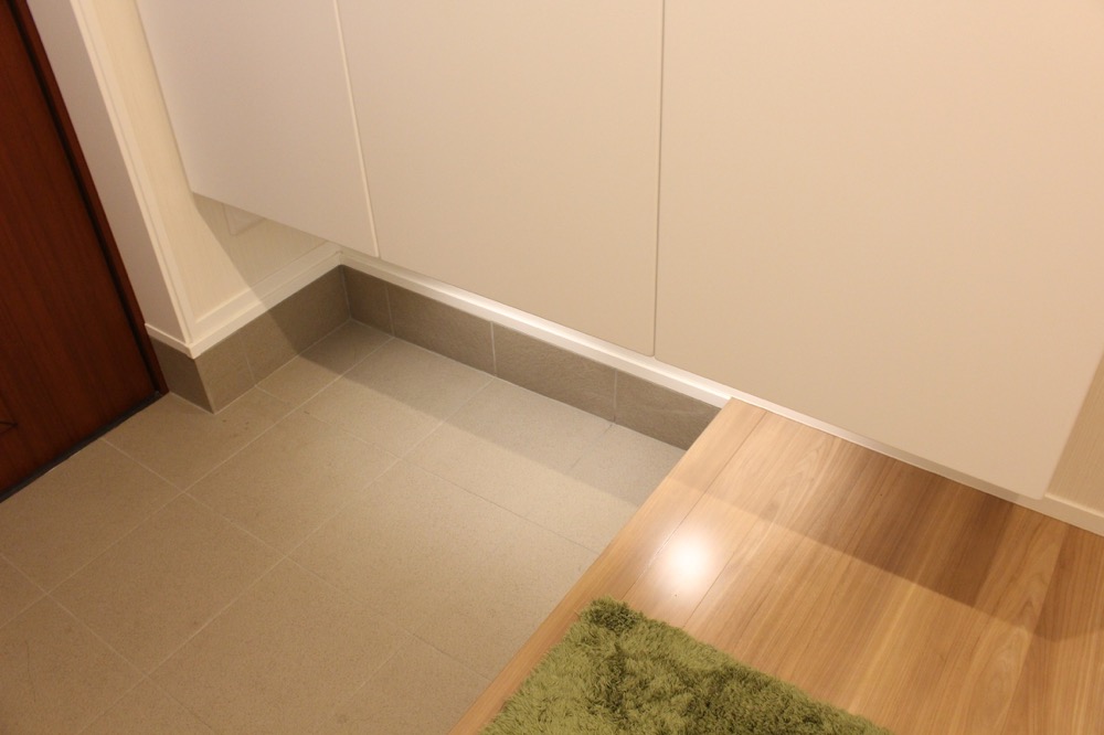 クロス_玄関_全体_2