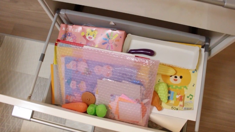 子どもいたずら_キッチン裏収納