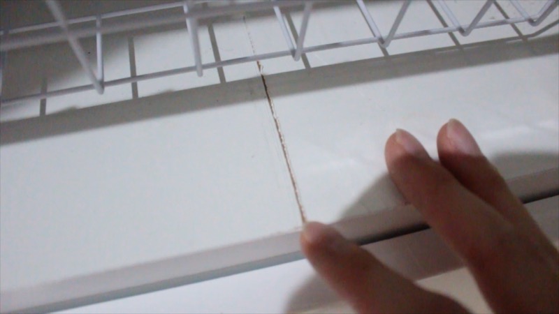 洗面所収納の傷