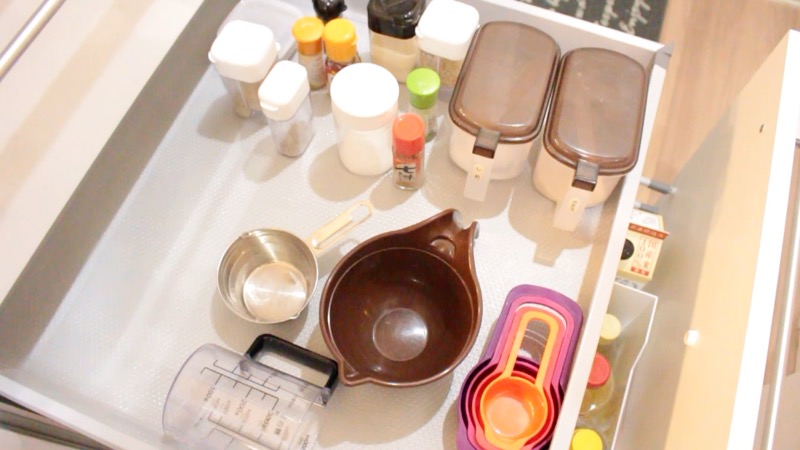 スマートキッチン_収納内容_中央_中段