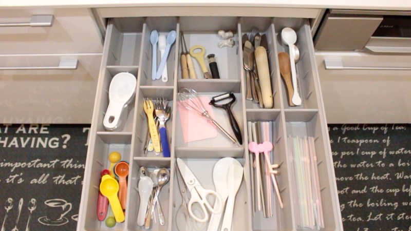 スマートキッチン_収納内容_中央_箸入れ