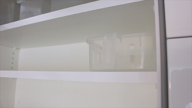 カップボード_上部収納_ダイソー取っ手付きケース