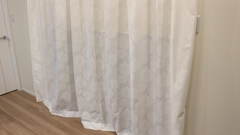 ハニカムシェード_子ども対策_下を開ける_カーテン閉めた