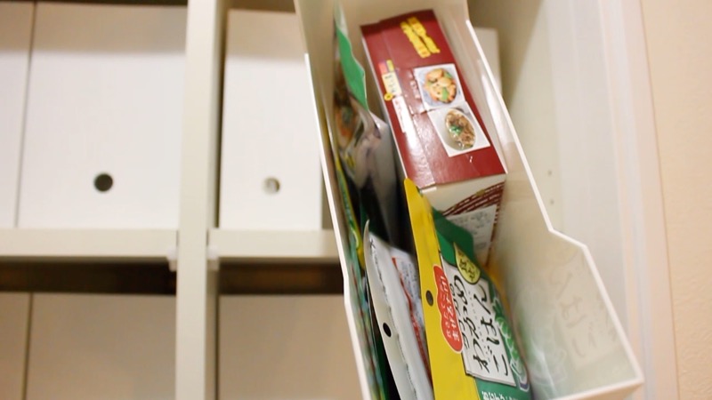 パントリー中身_右_上から1段目_中央ボックス