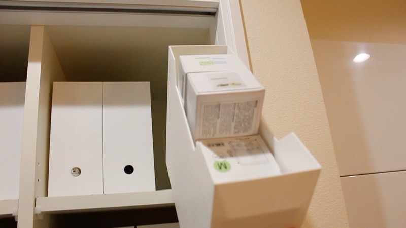 パントリー中身_右_上から1段目_右ボックス