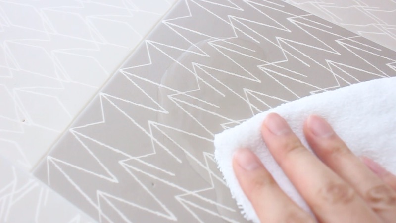 撥水性のダイニングマット_拭ける