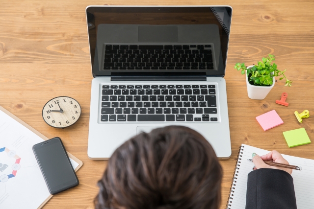 パソコン作業_イメージ