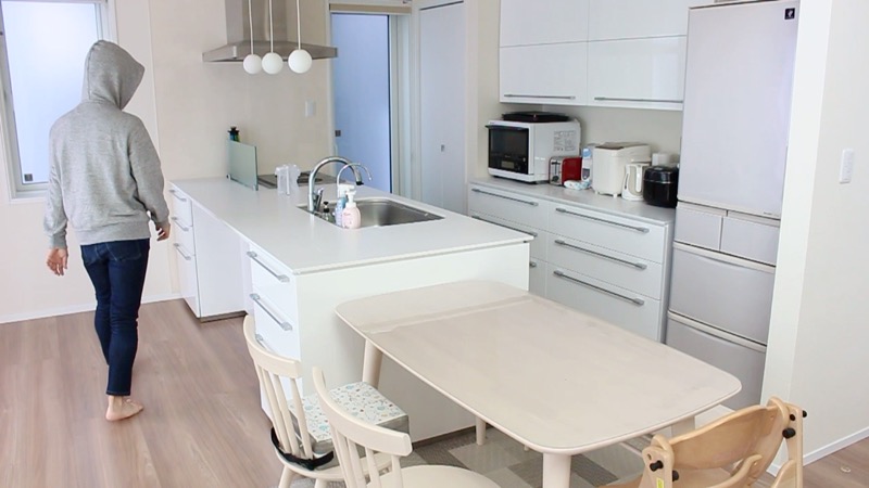 横並びダイニングとキッチン対面への動線