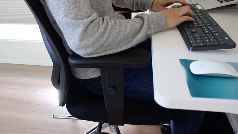 オフィスチェア_アームレスト