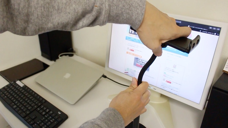 タブレットスタンド_首を曲げる