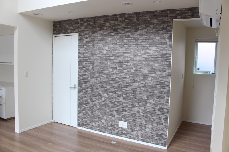 リビング_テレビボード側の壁