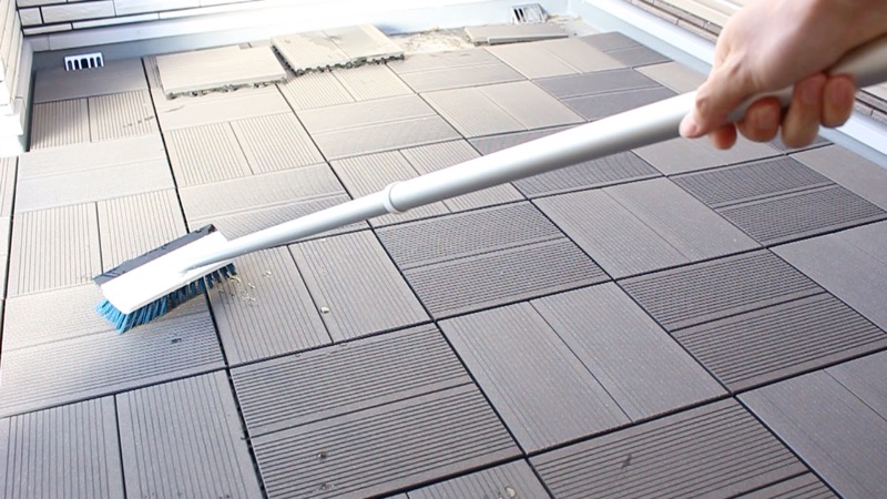 ルーフガーデン_デッキブラシ