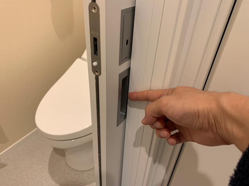 引き戸_子どもの危険_取っ手に挟む