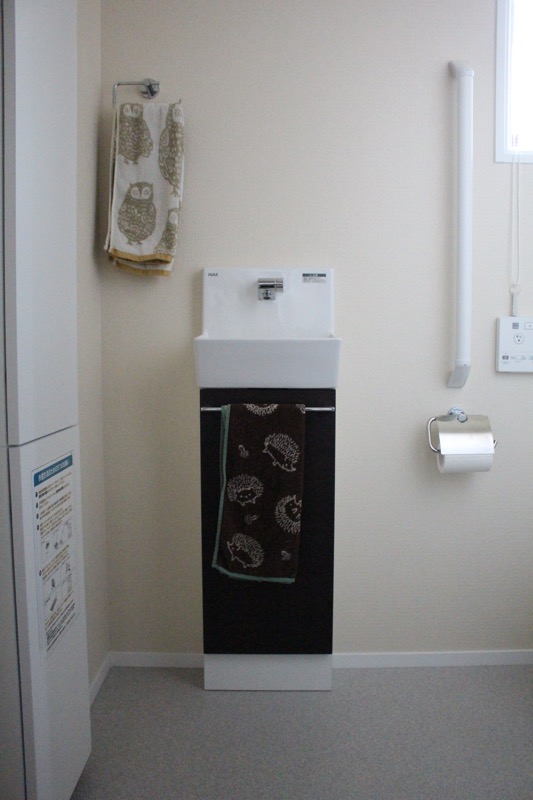 LIXILコフレルスリム_下にタオル縦