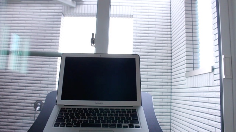 Tatkraftデスク_窓を向いて