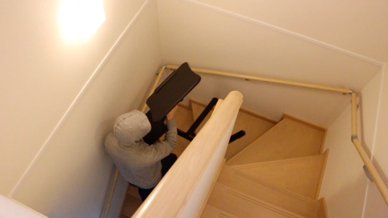 Tatkraftデスク_階段上り