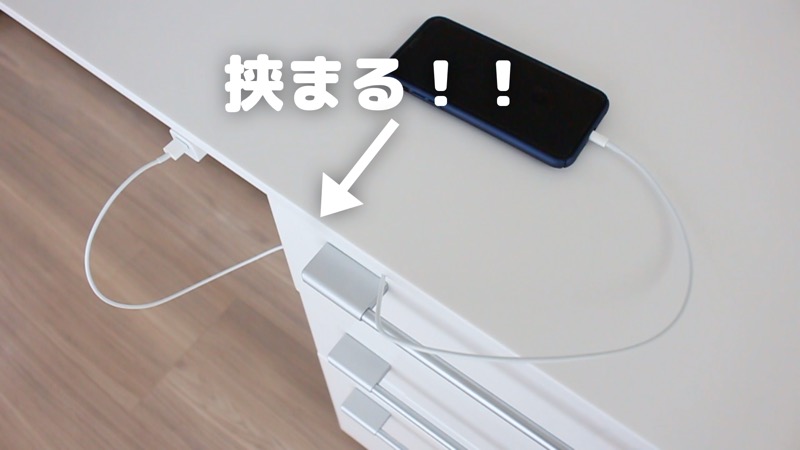 キッチン背面_コードが挟まる