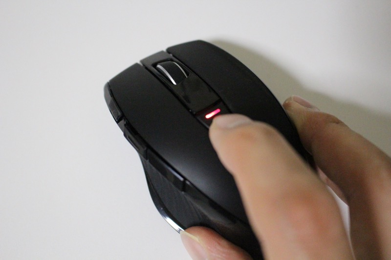 マルチペアリングマウス_接続切り替えボタン