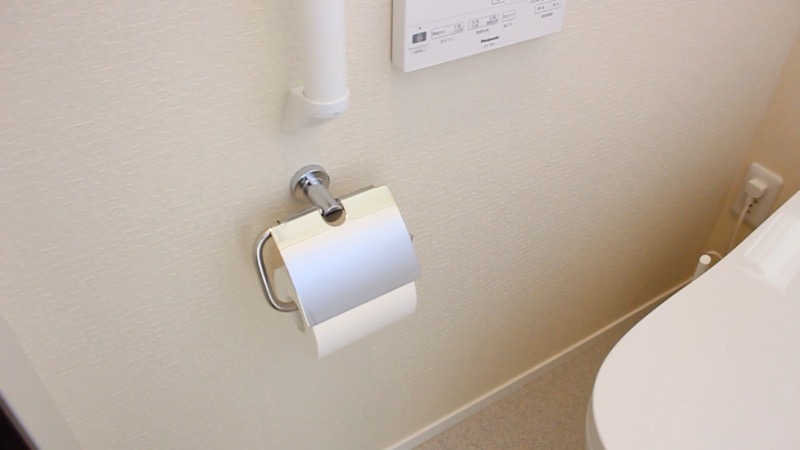 トイレ_手摺に傷3