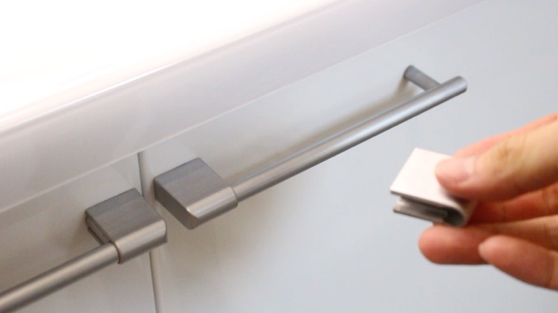 洗面台_取っ手横カバー外し