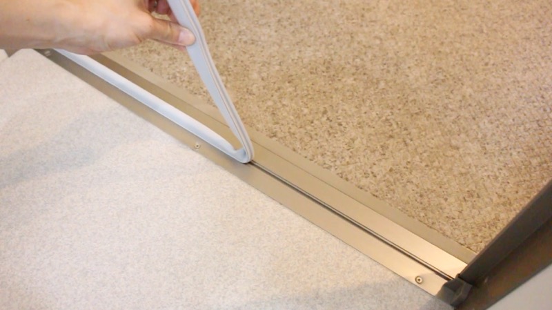 風呂_ドア下のゴム外す2