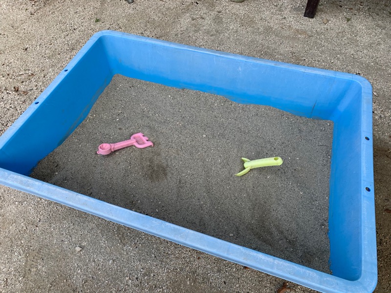 庭に砂場_コンテナ