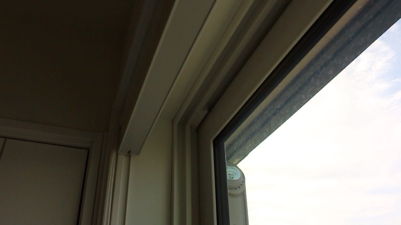 突っ張りカーテンレール_取り付け位置