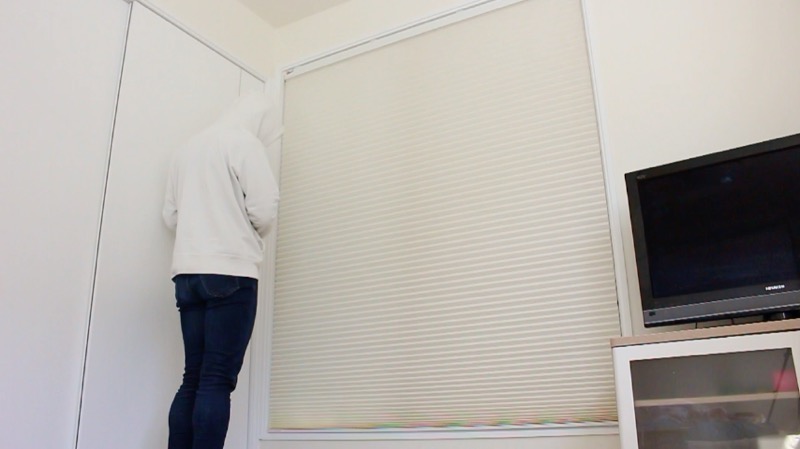 突っ張りカーテンレール_取り付け後_ハニカムシェード