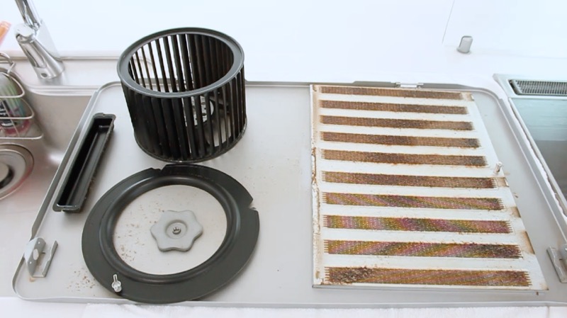 レンジフード_フィルター・換気扇ファン_掃除前