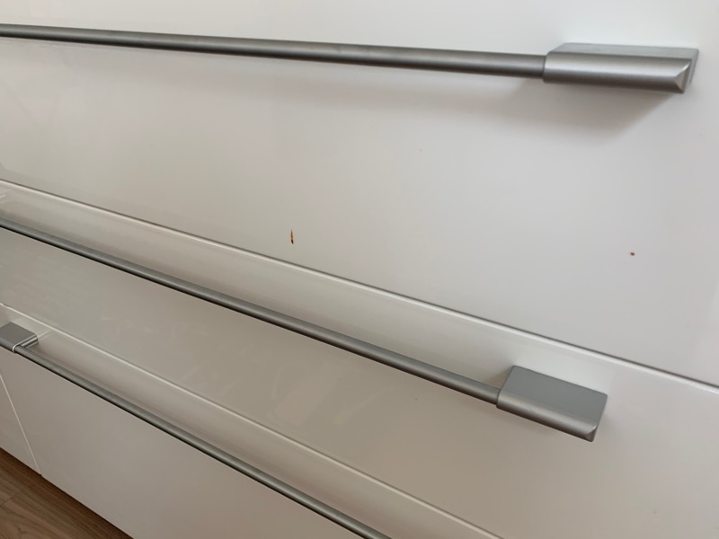 キッチンカップボードの汚れ