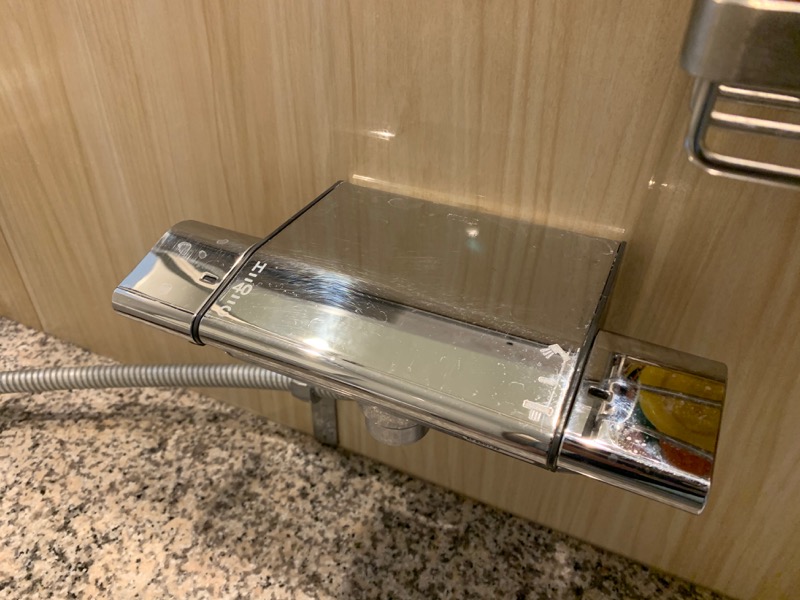 シャワーハンドルの細かい傷1