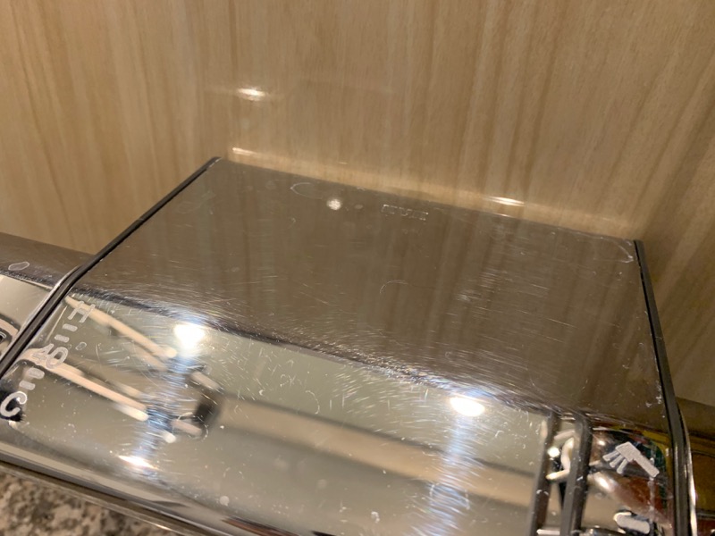 シャワーハンドルの細かい傷2