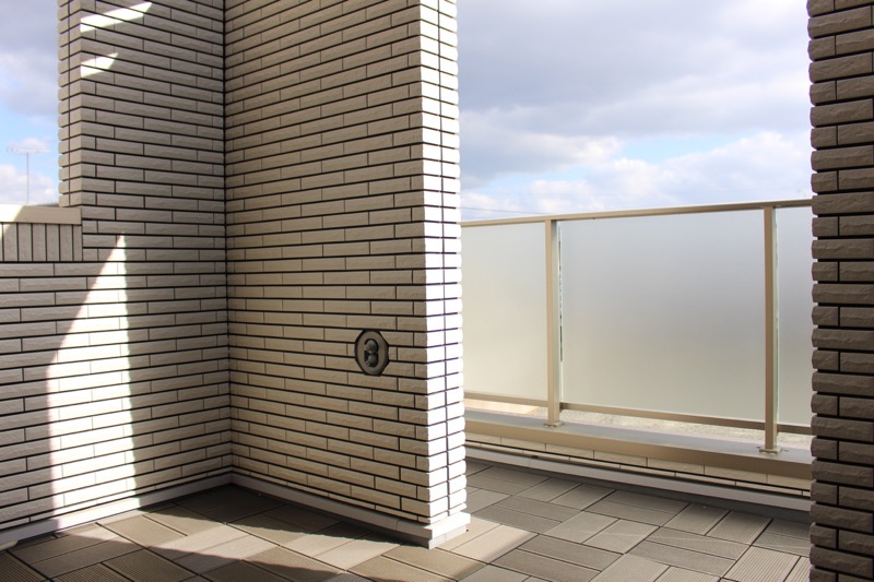 ルーフガーデン_壁と手すり