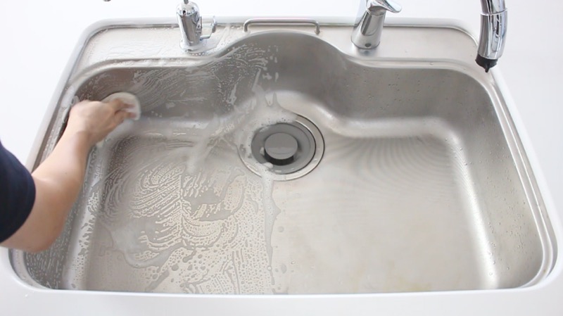 キッチンシンク_ウタマロクリーナーで掃除