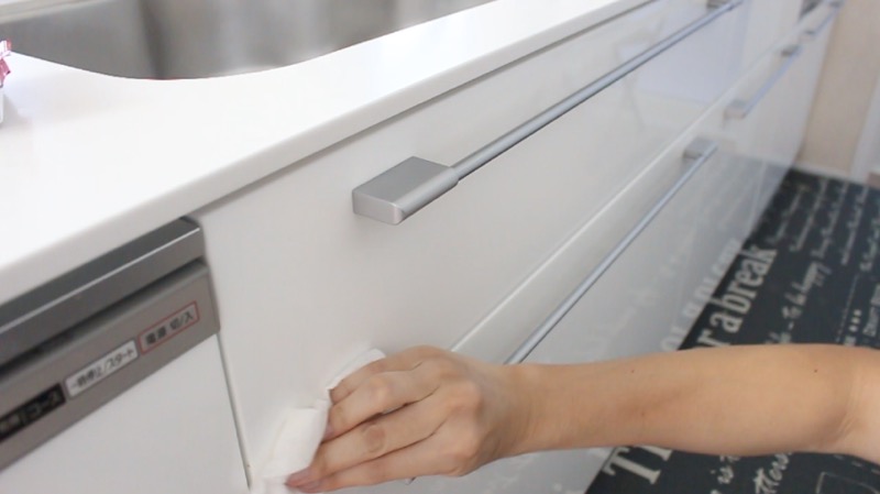 ホームリセット_シートクリーナーでキッチン掃除