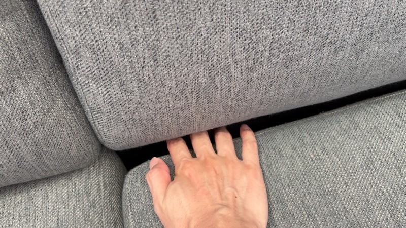 ニトリカウチソファ_奥の隙間