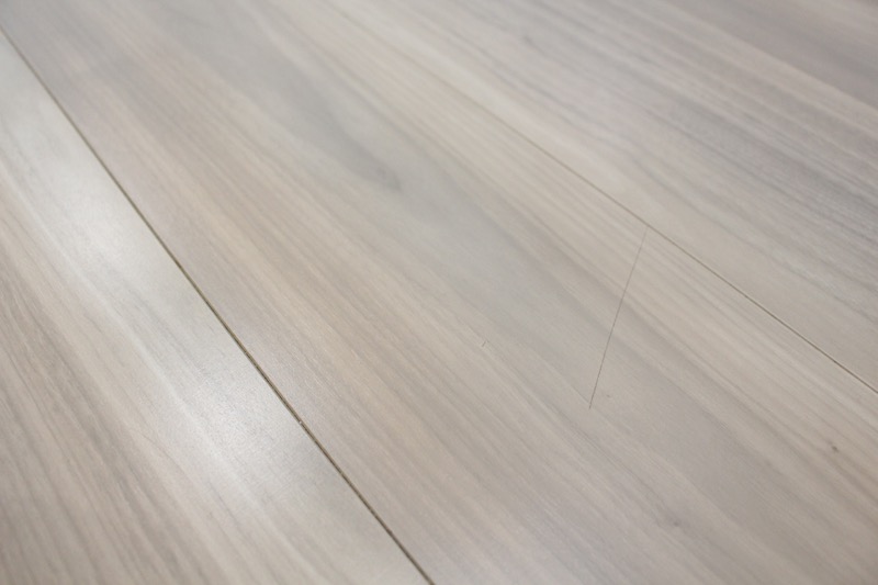 フローリングの傷2