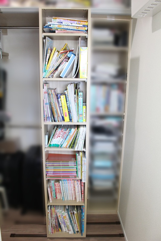 2階ウォークインクローゼット_裏板剥がれ_1