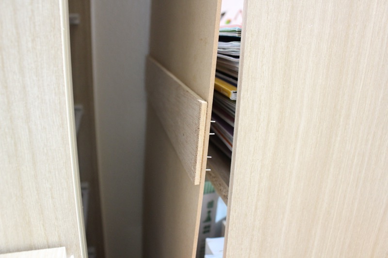2階ウォークインクローゼット_裏板剥がれ_2