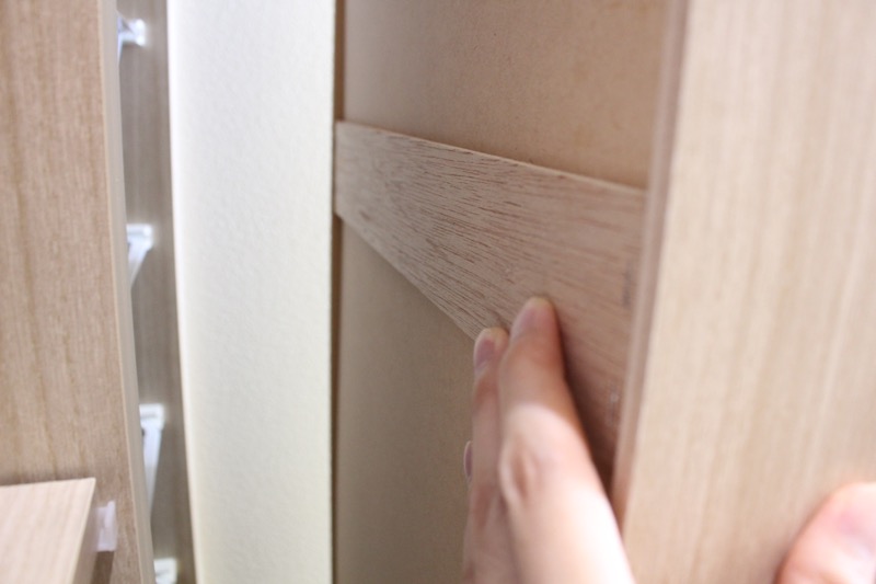 2階ウォークインクローゼット_裏板剥がれ_3