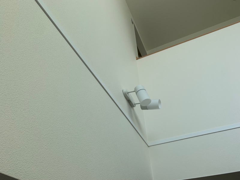 吹抜け照明外れかけ_1