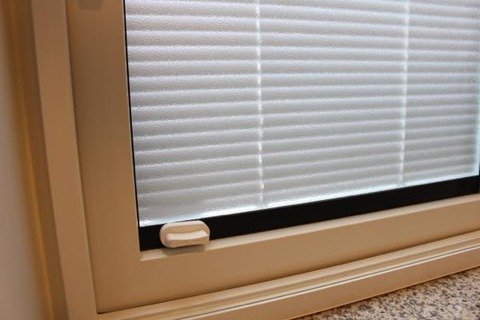 風呂_窓_マグネット動かす1