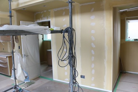 テレビボードの壁