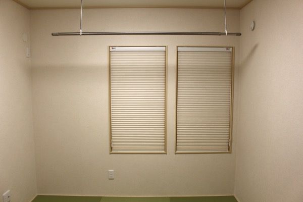 和室_ホスクリーンと物干し竿