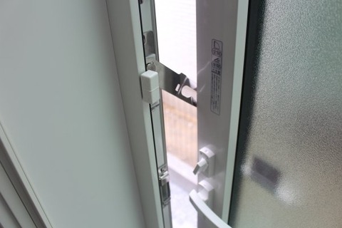 勝手口ドアガード