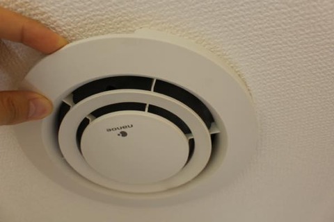 ナノイー発生機_カバー開ける